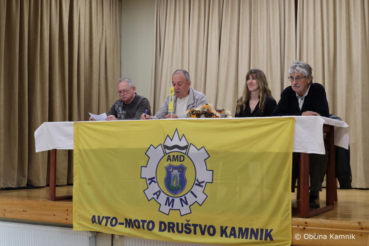 Članice in člani AMD Kamnik izvolili novo vodstvo (13)